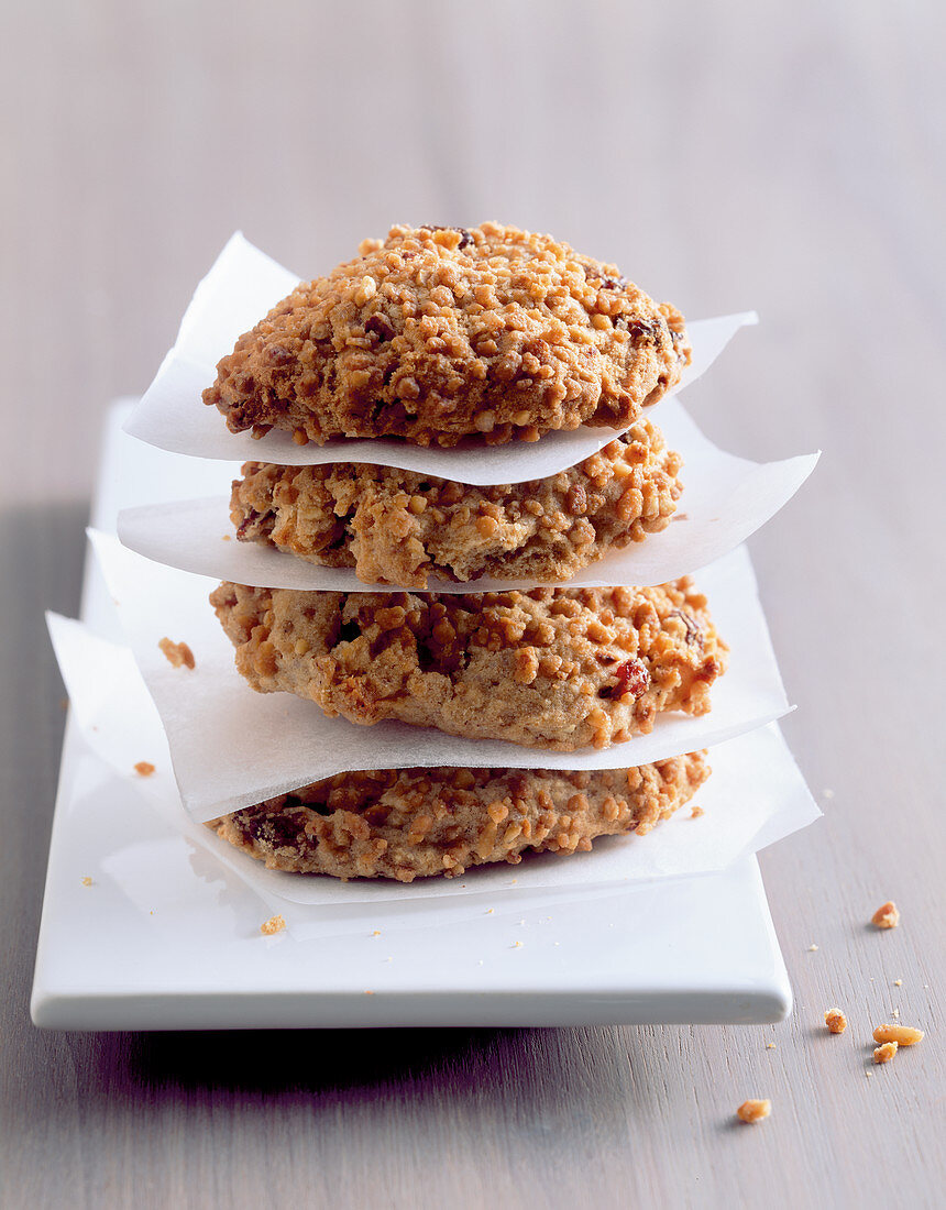 Apple, rum and raisin cookies