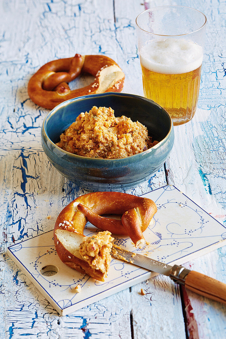 Obatzda with lye bread pretzels (football evening)