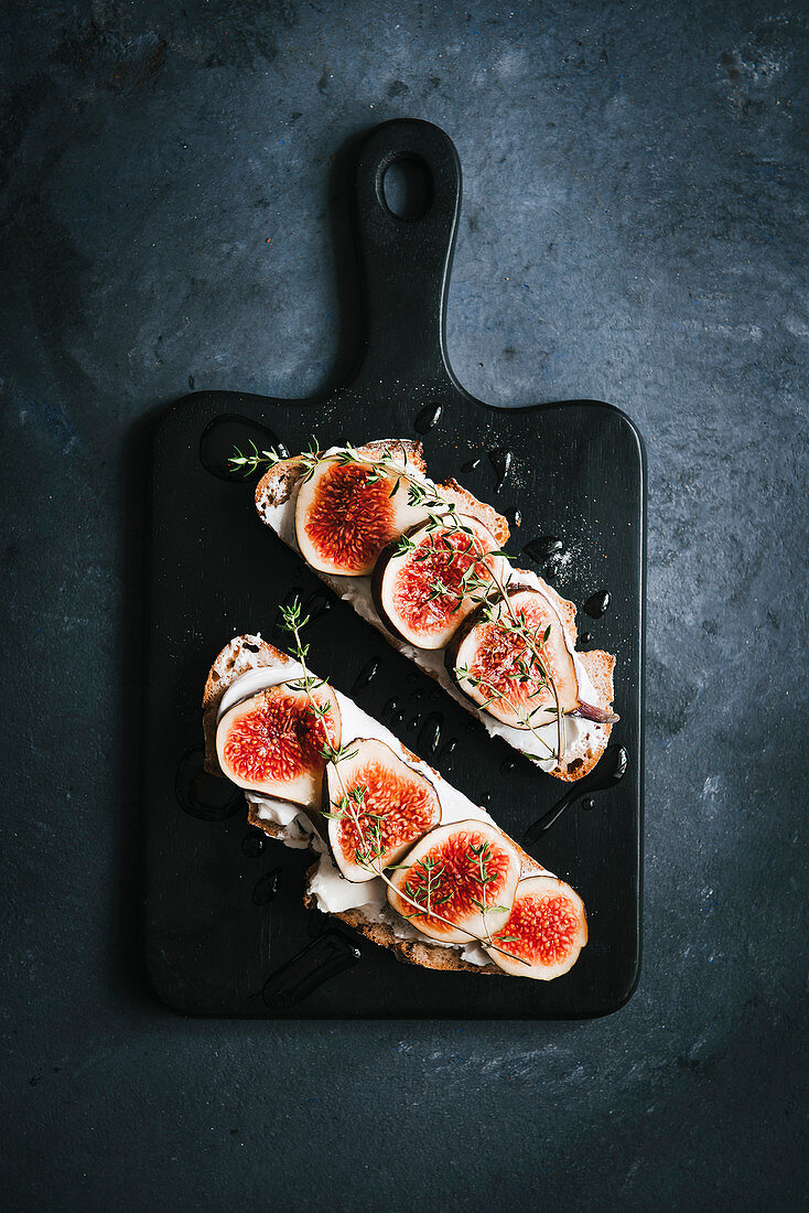 Fig and goat's cheese sandwich