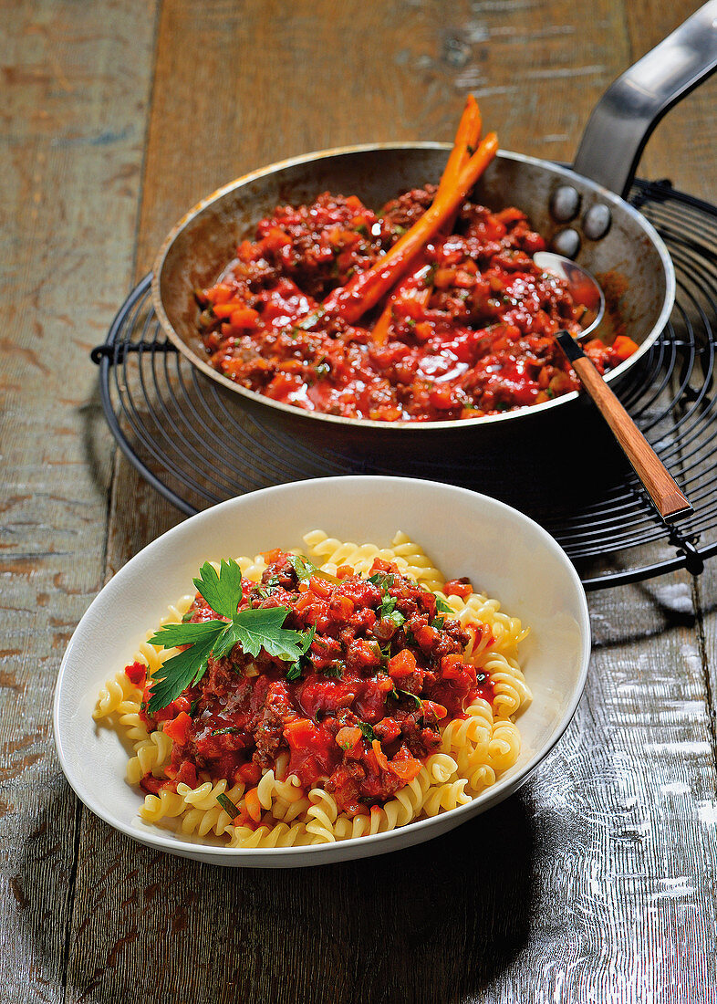 Bolognese sauce with lemongrass