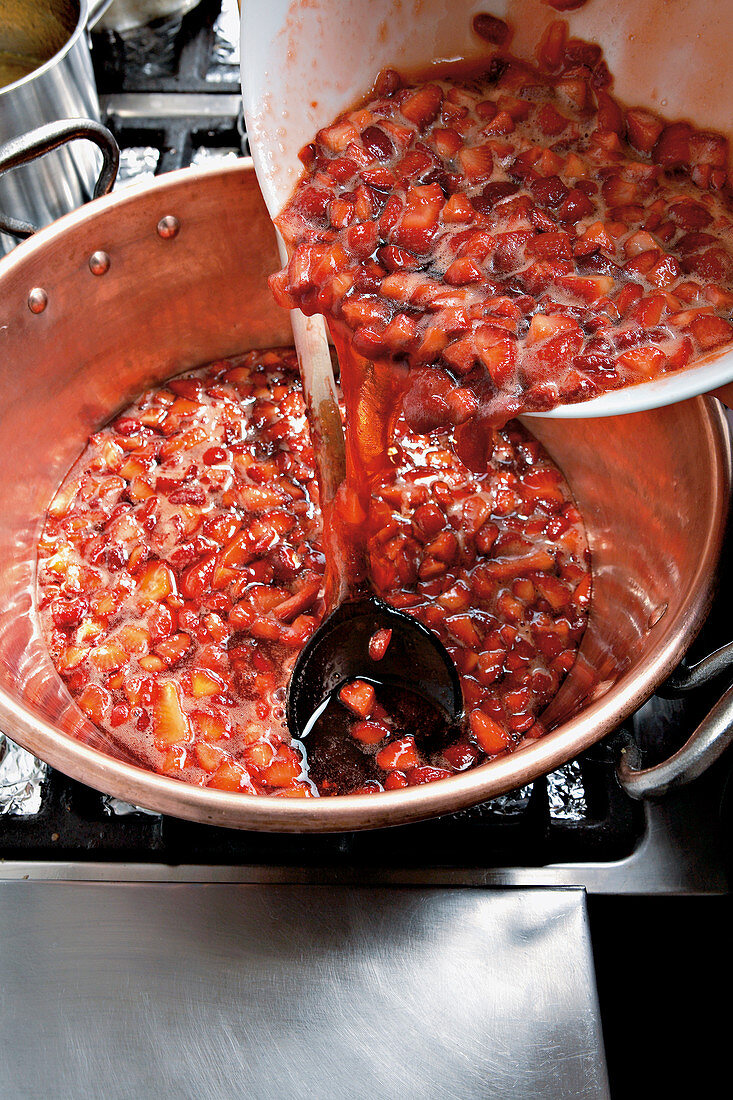 Erdbeermarmelade einkochen