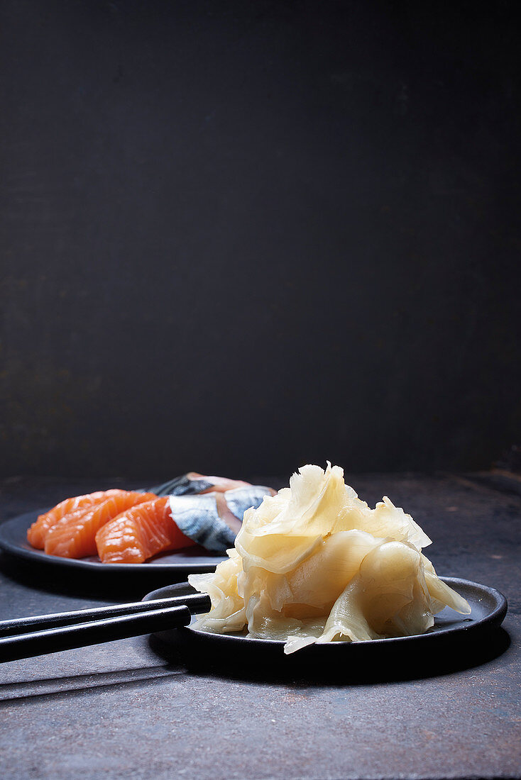 Sashimi with pickled ginger