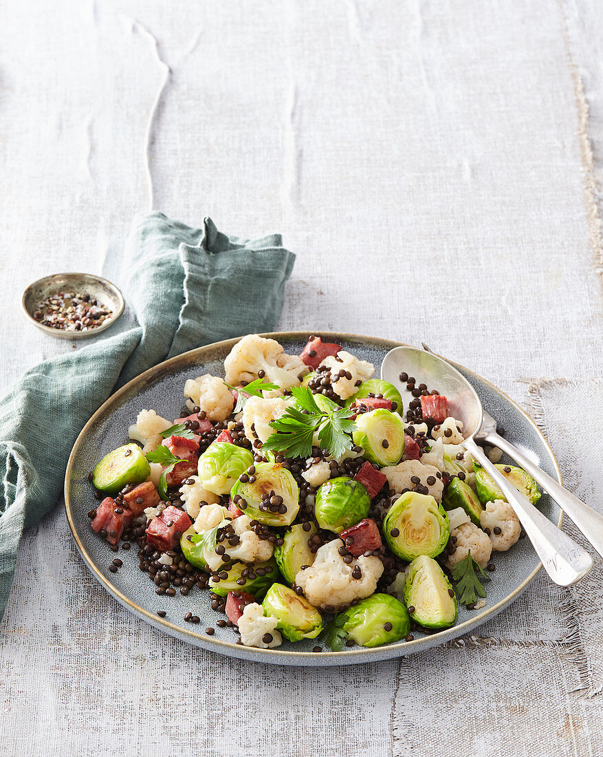 Moroccan lentils with cauliflower, cabbage and smoked meat