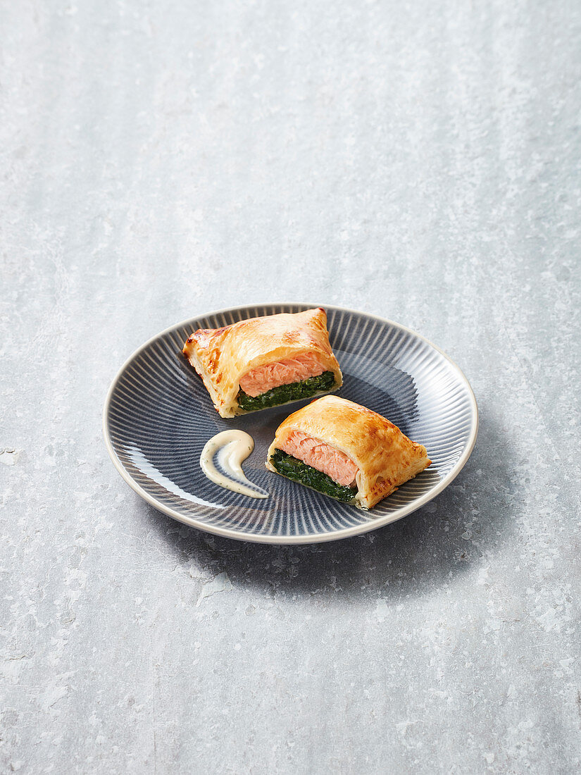 Salmon with chard in puff pastry