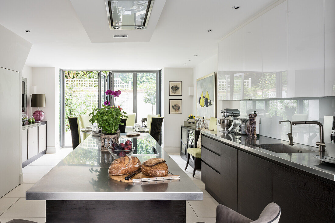 Bespoke fitted open plan kitchen