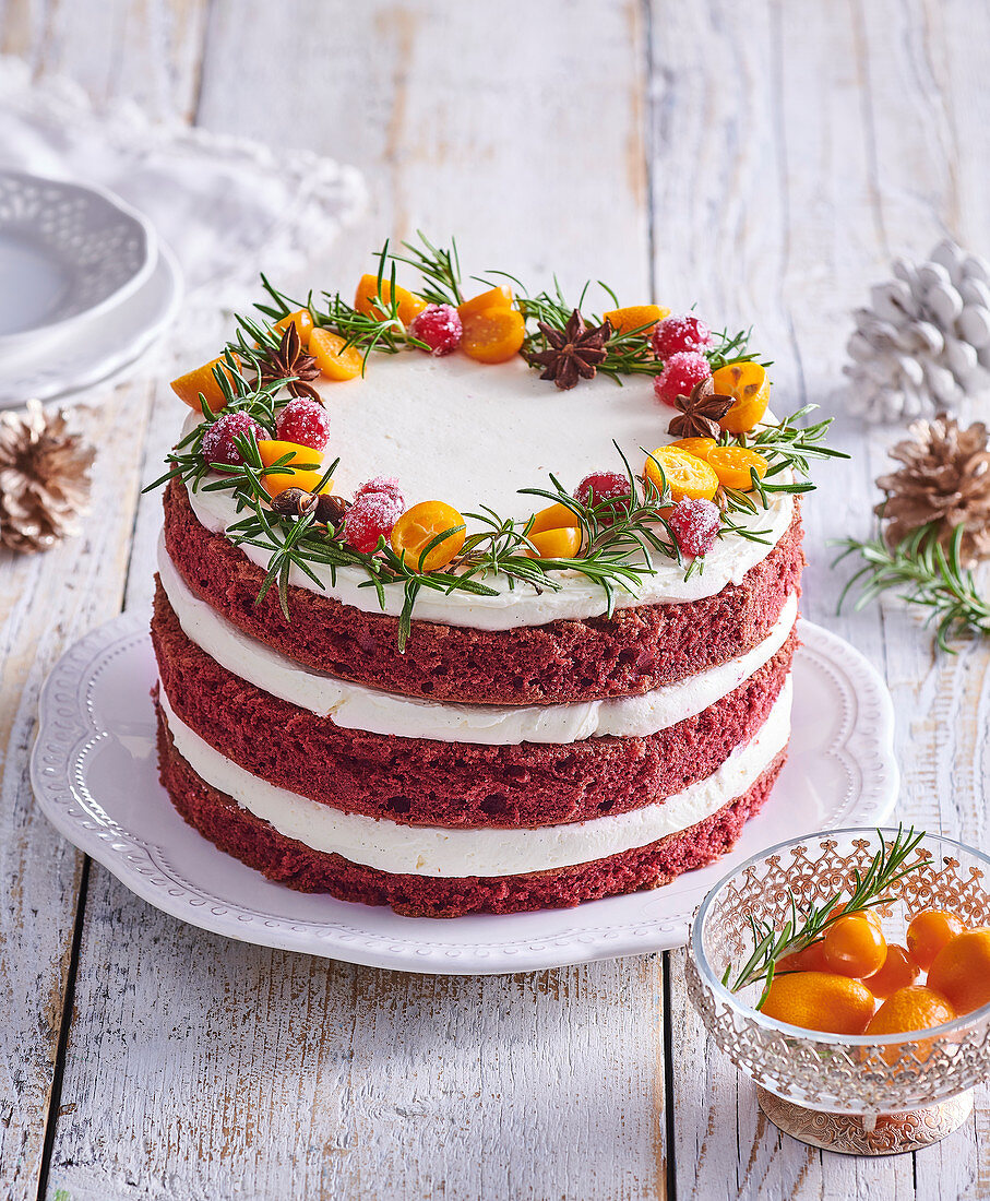 Weihnachtlicher Red Velvet Cake