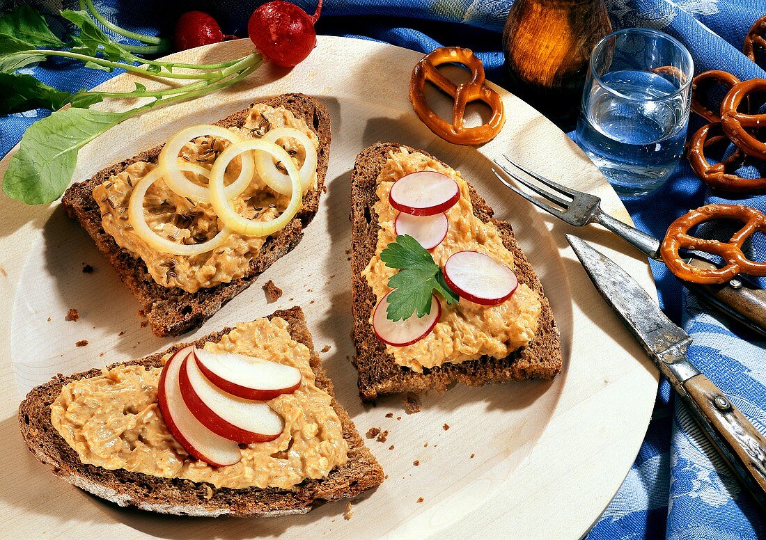 3 pieces wholemeal bread with obatzta (Bavarian cheese spread)