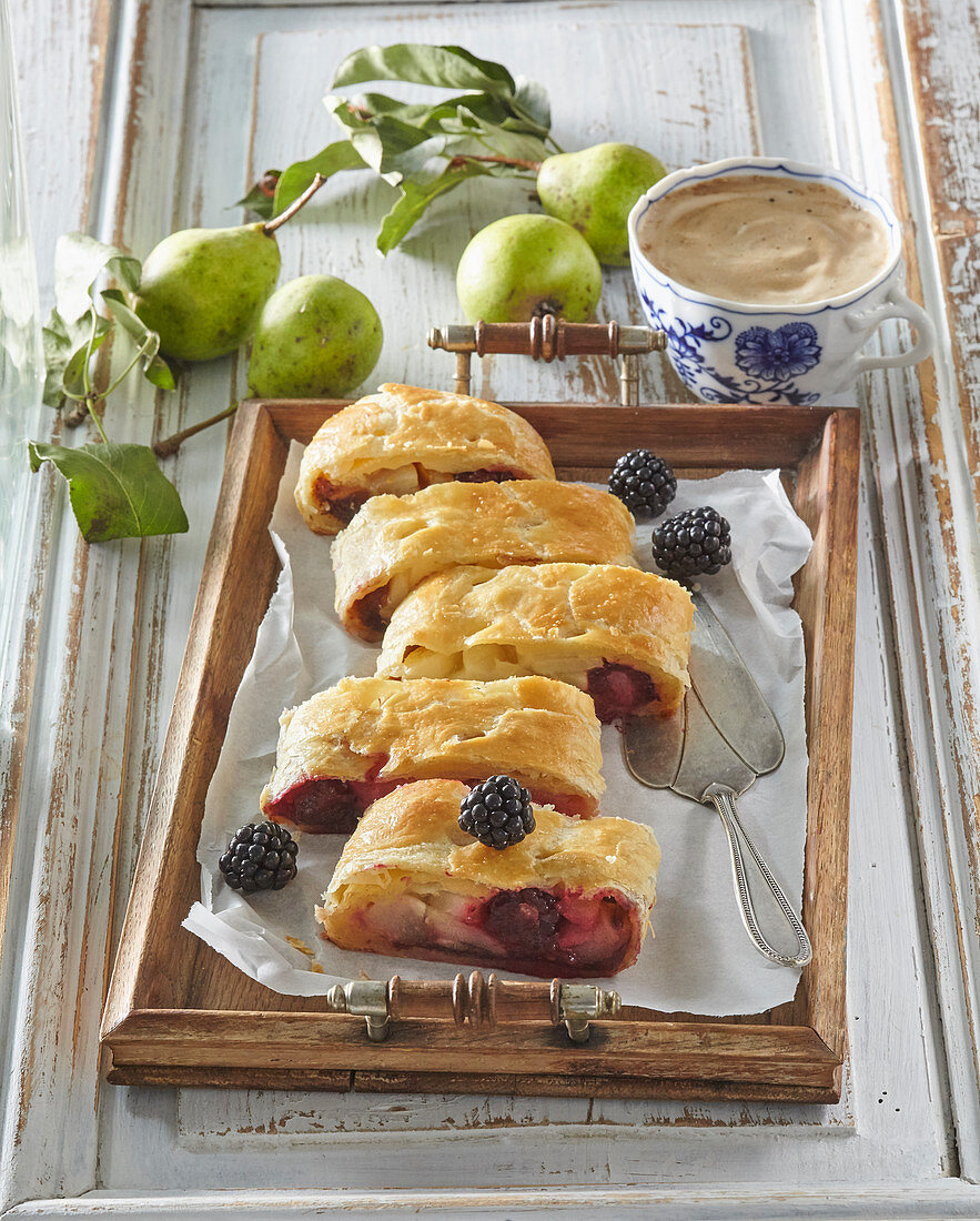 Strudel with pears and blackberries