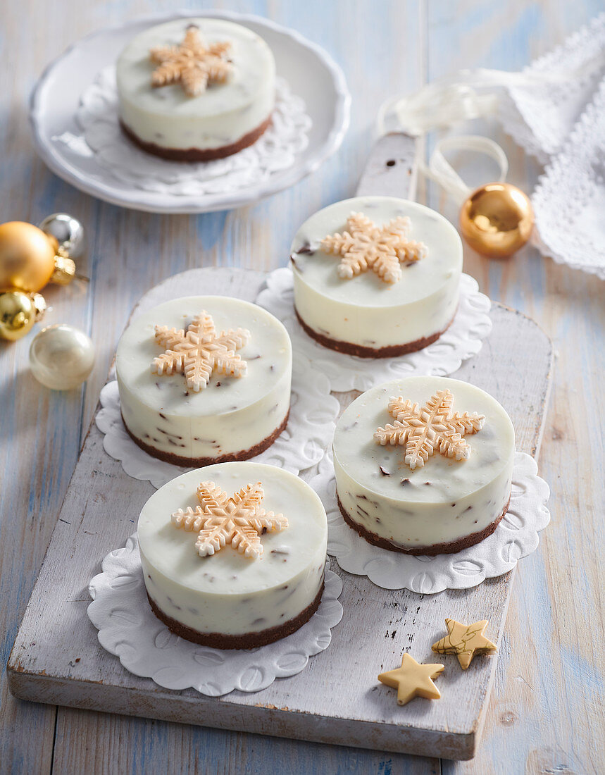 Stracciatella-Törtchen zu Weihnachten