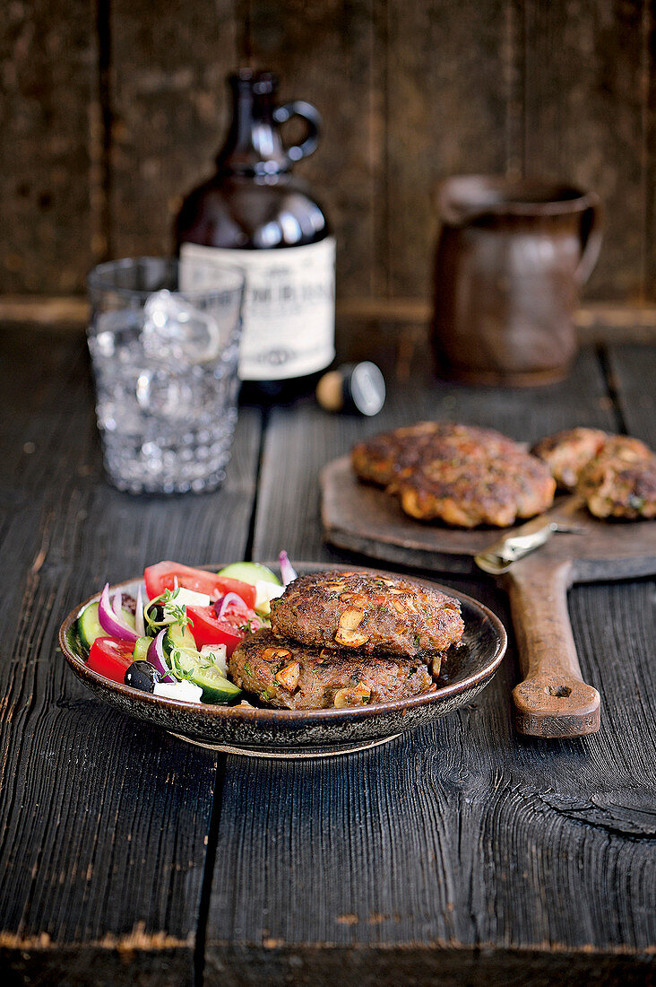 Lammbuletten mit Bauernsalat