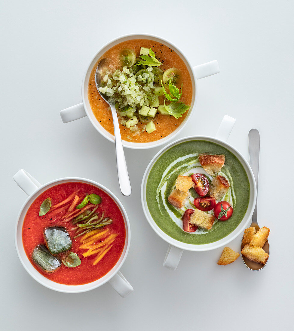 Kalte Suppen: Paprikasuppe, Melonen-Gurken-Suppe & Avocado-Salat-Suppe
