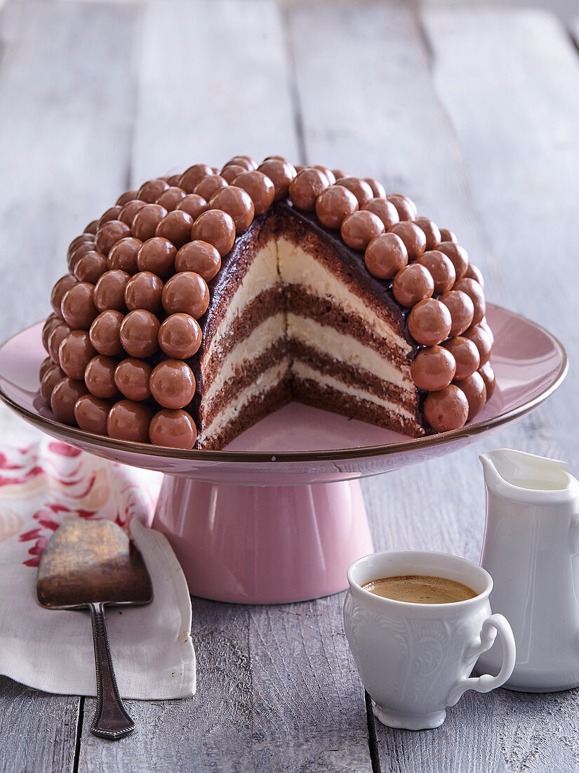 Schokoladen-Käsekuchen mit Bonbons