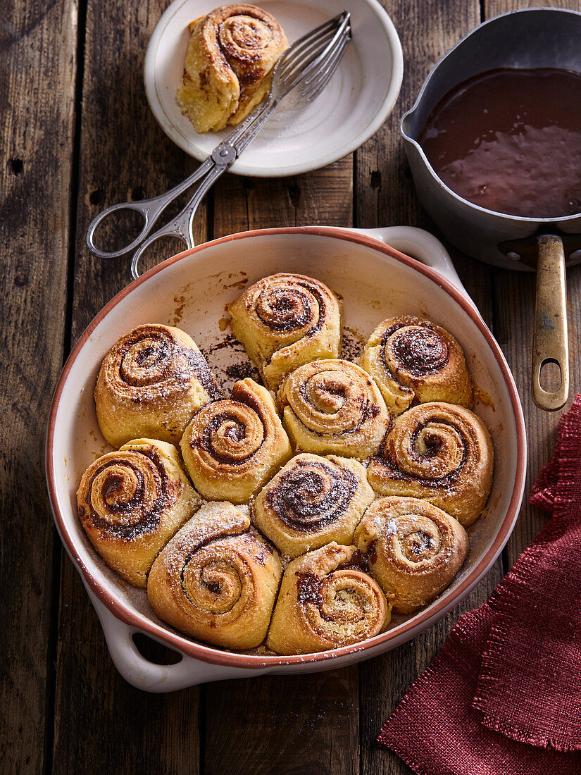 Hefeschnecken mit Schokolade