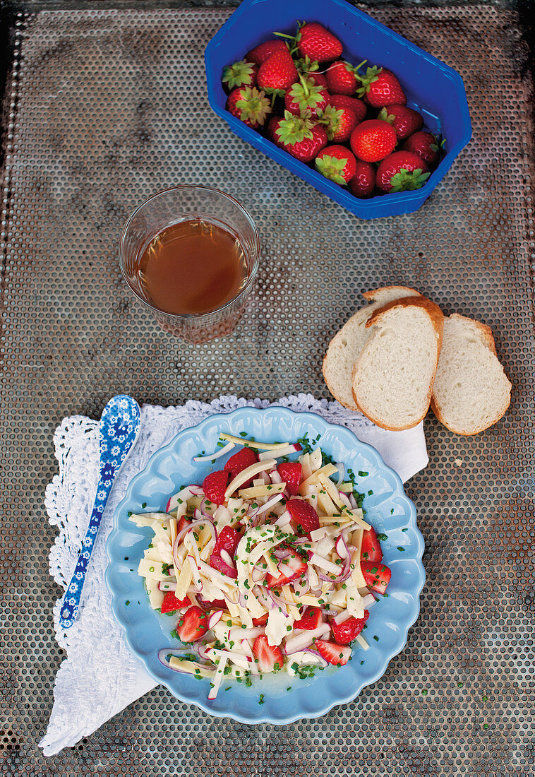 Cheese salad with Emmental, mozzarella and strawberries