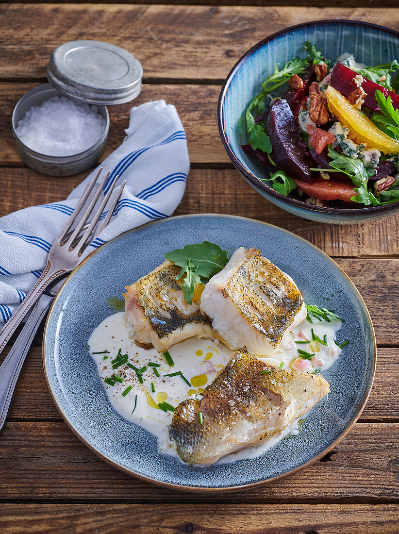 Pike perch with wine sauce and beetroot salad