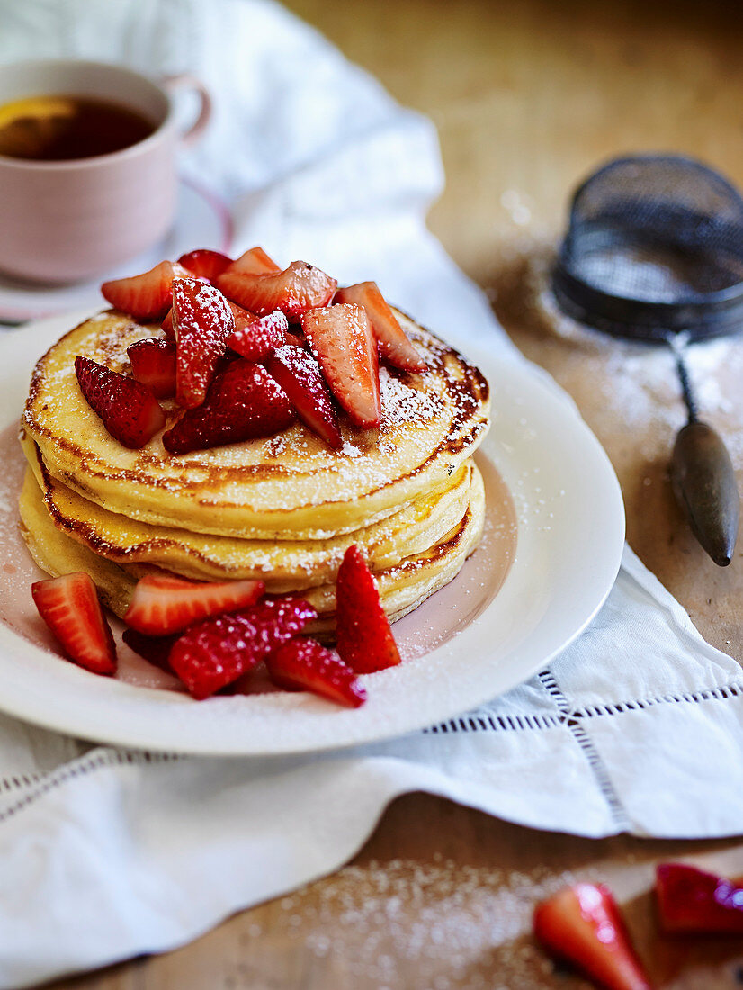 Pancakes mit Erdbeeren und Vanillezucker
