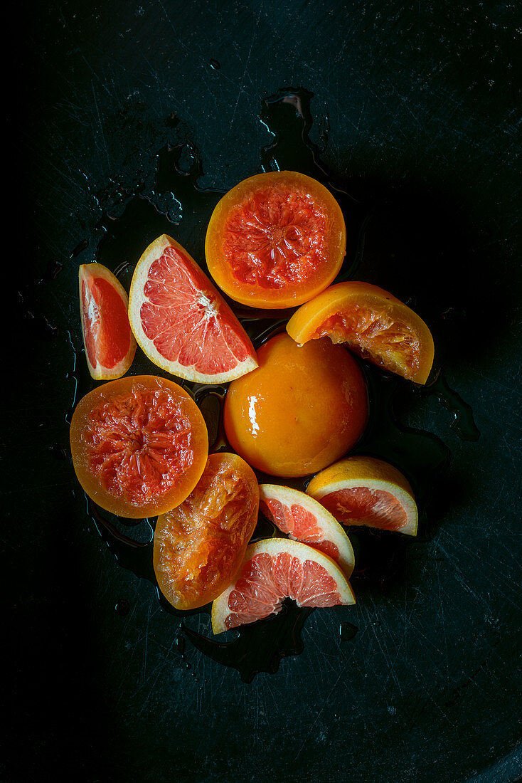 Candied grapefruit and fresh grapefruit