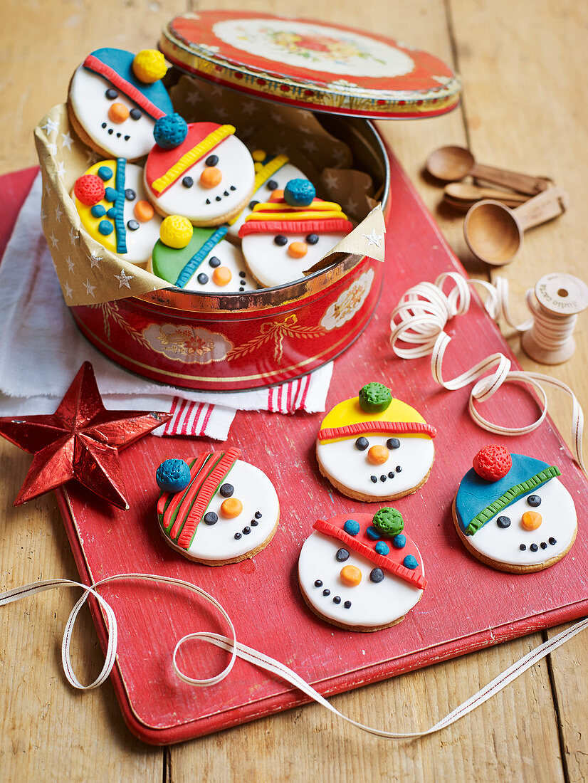 Snowman biscuits