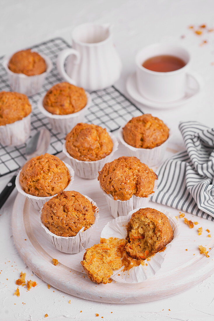 Carrot muffins with tea