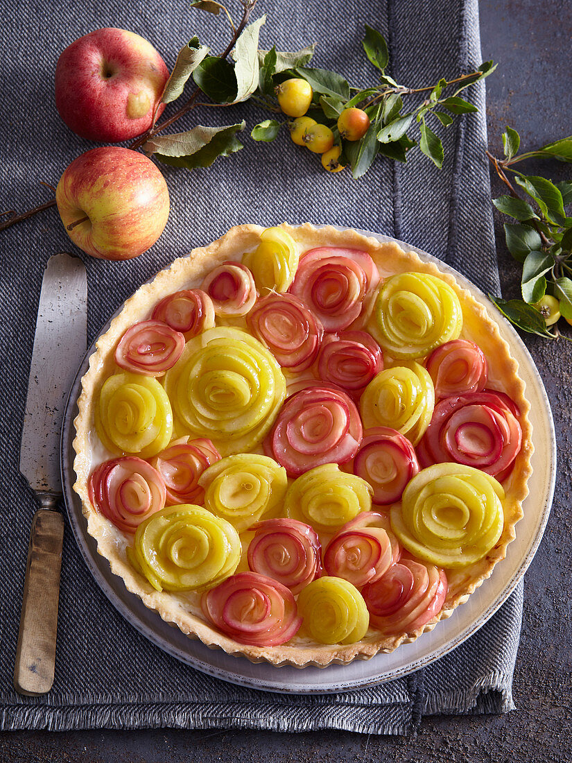 Decorated apple cake