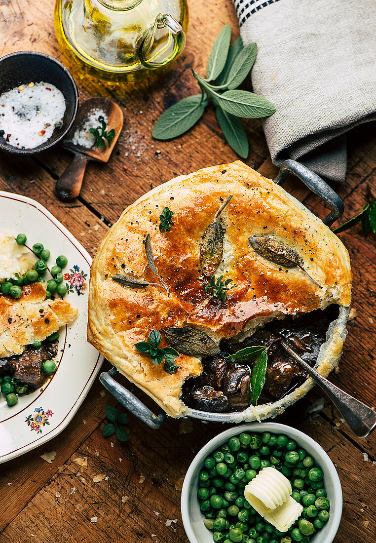 Pie with mushrooms and beef