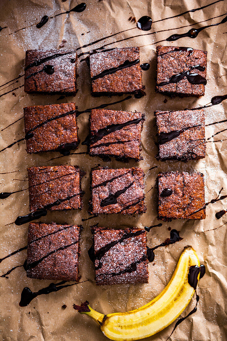 Chocolate spelt brownies with banana