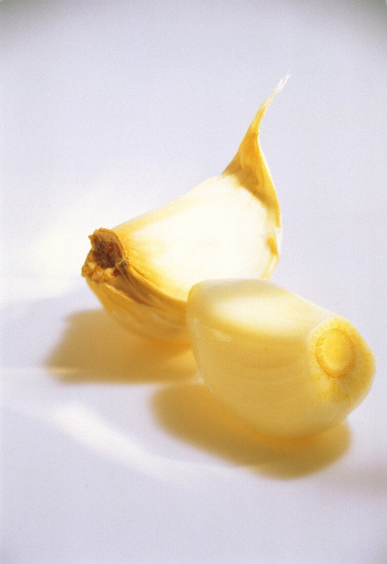 Garlic Cloves; Peeled and Unpeeled