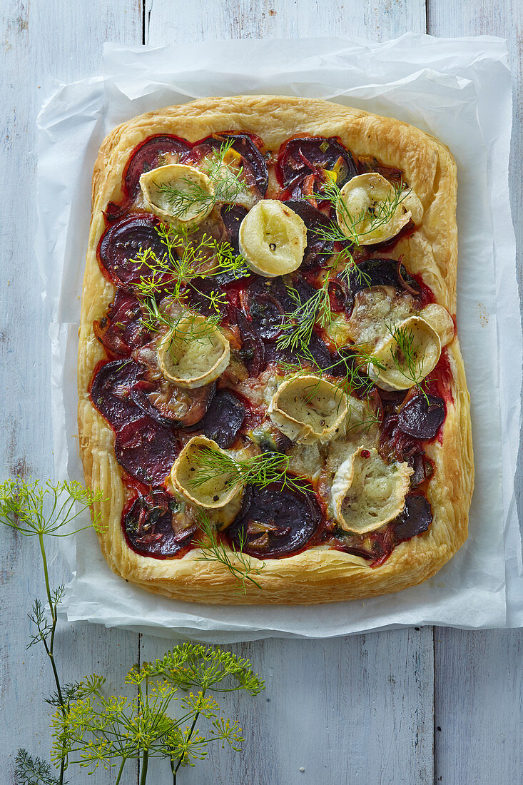 Pie with beets and goat cheese