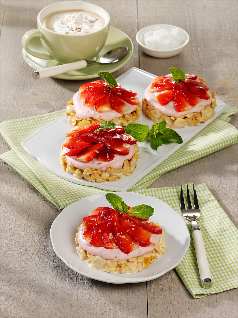 Strawberry desserts with a cornflake cake base