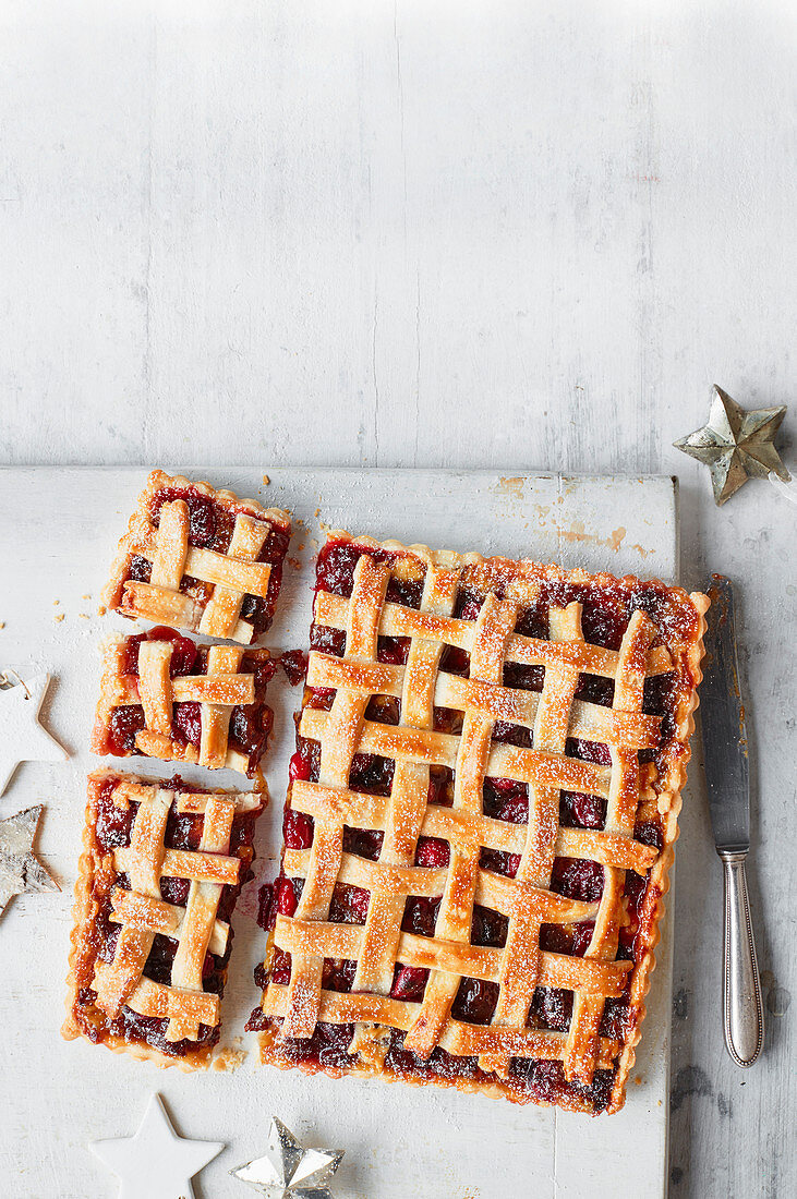 Mincemeat, cranberry and almond pie