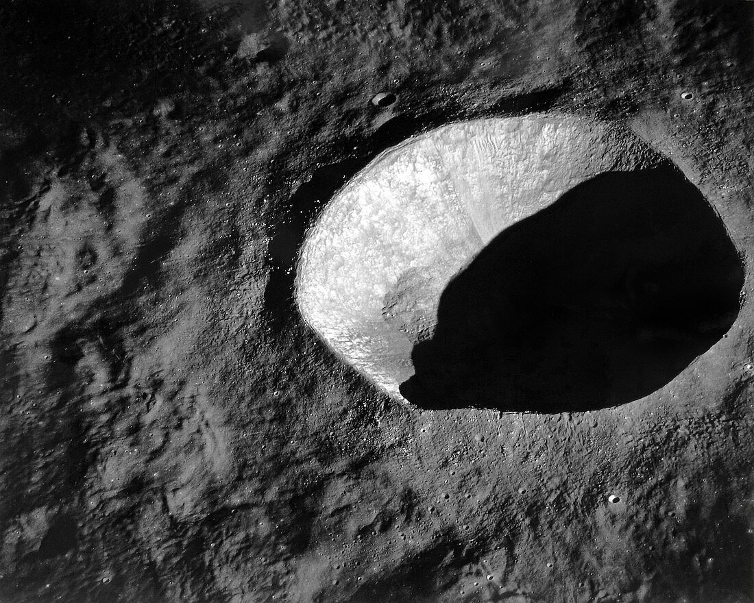 Schmidt lunar crater, Apollo 10 image