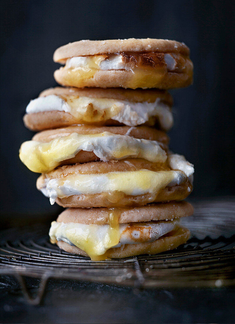 Lemon meringue pie s'mores