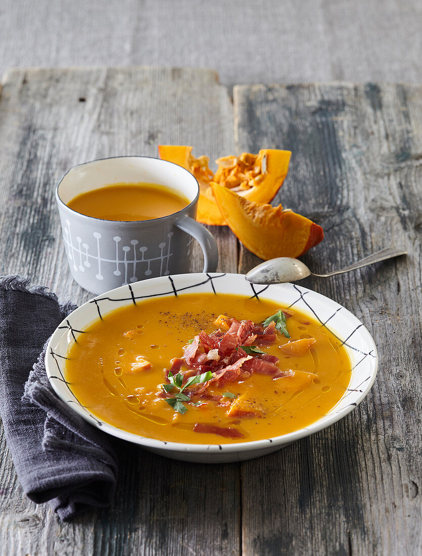 Gebackene Kürbissuppe mit Schinken