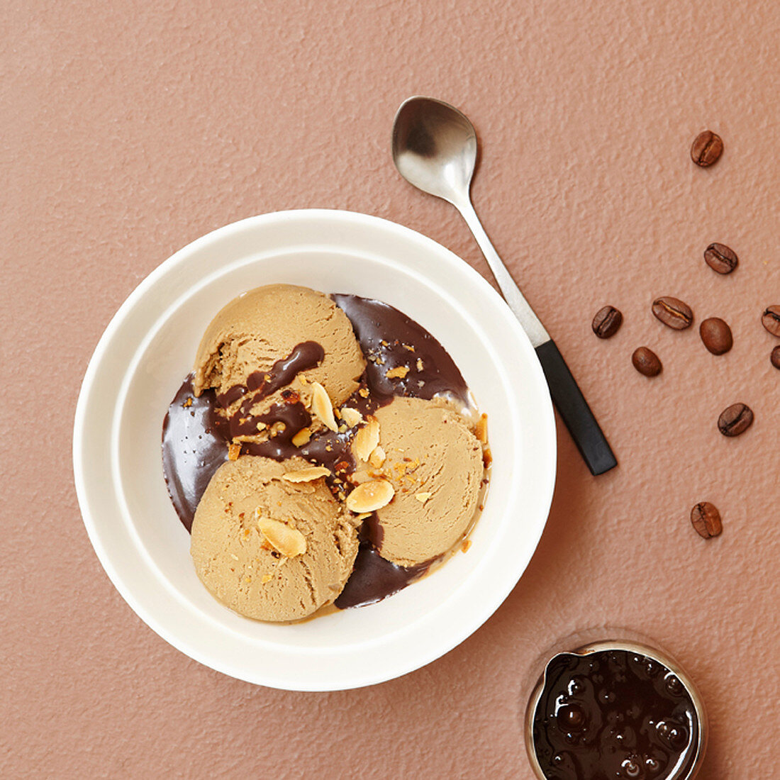 Coffee ice cream with chocolate sauce