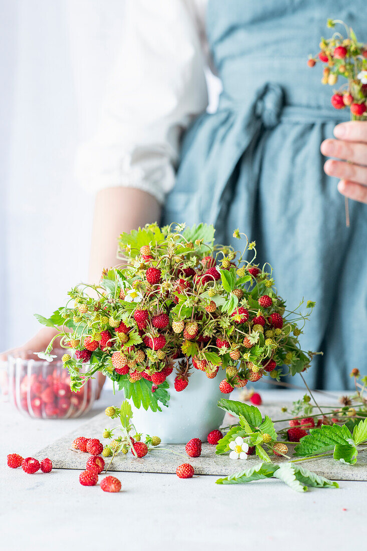 Strauß aus Walderdbeeren