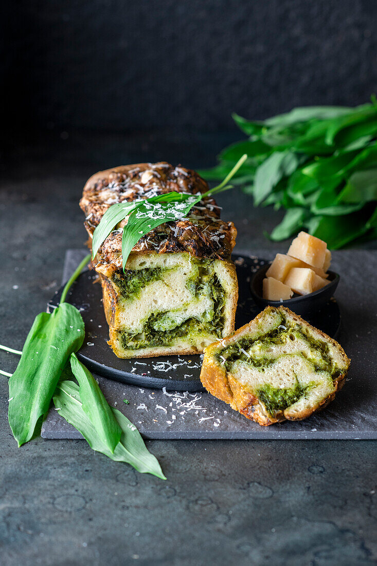 Bärlauch-Parmesan-Brot