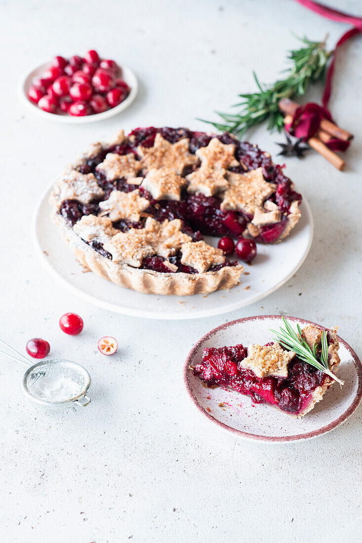 Cranberry and cinnamon pie