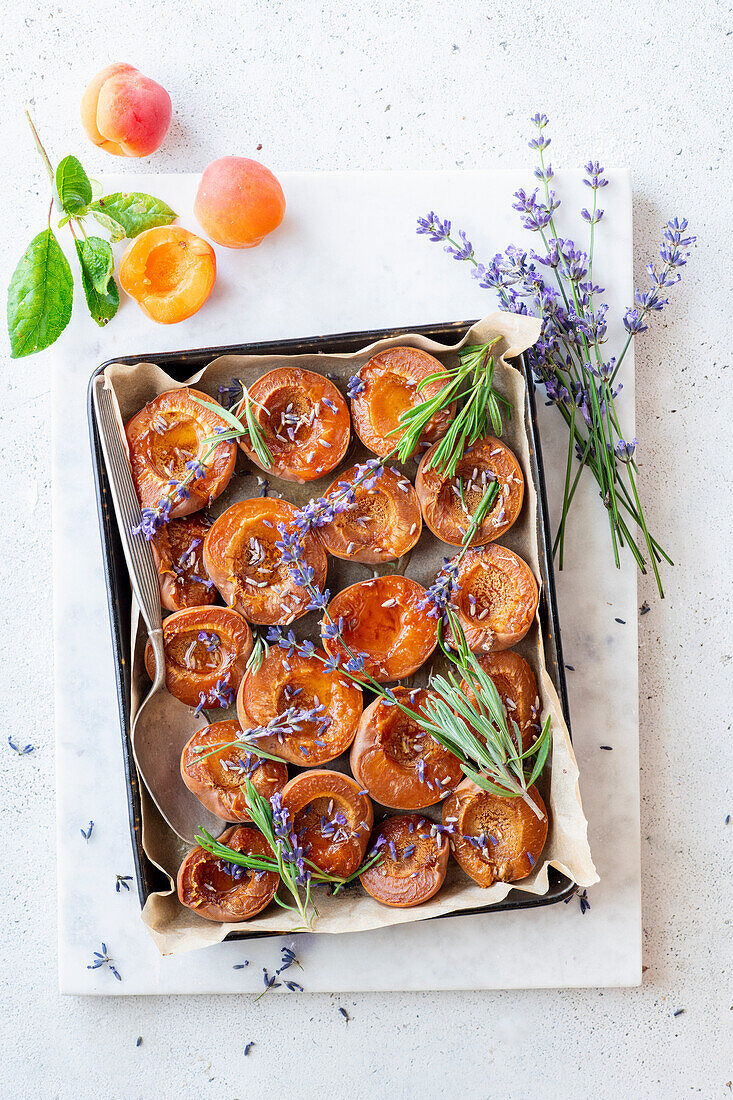 Baked apricots with honey and lavender