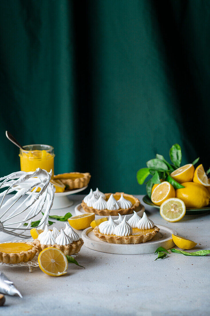 Zitronen-Baiser-Törtchen