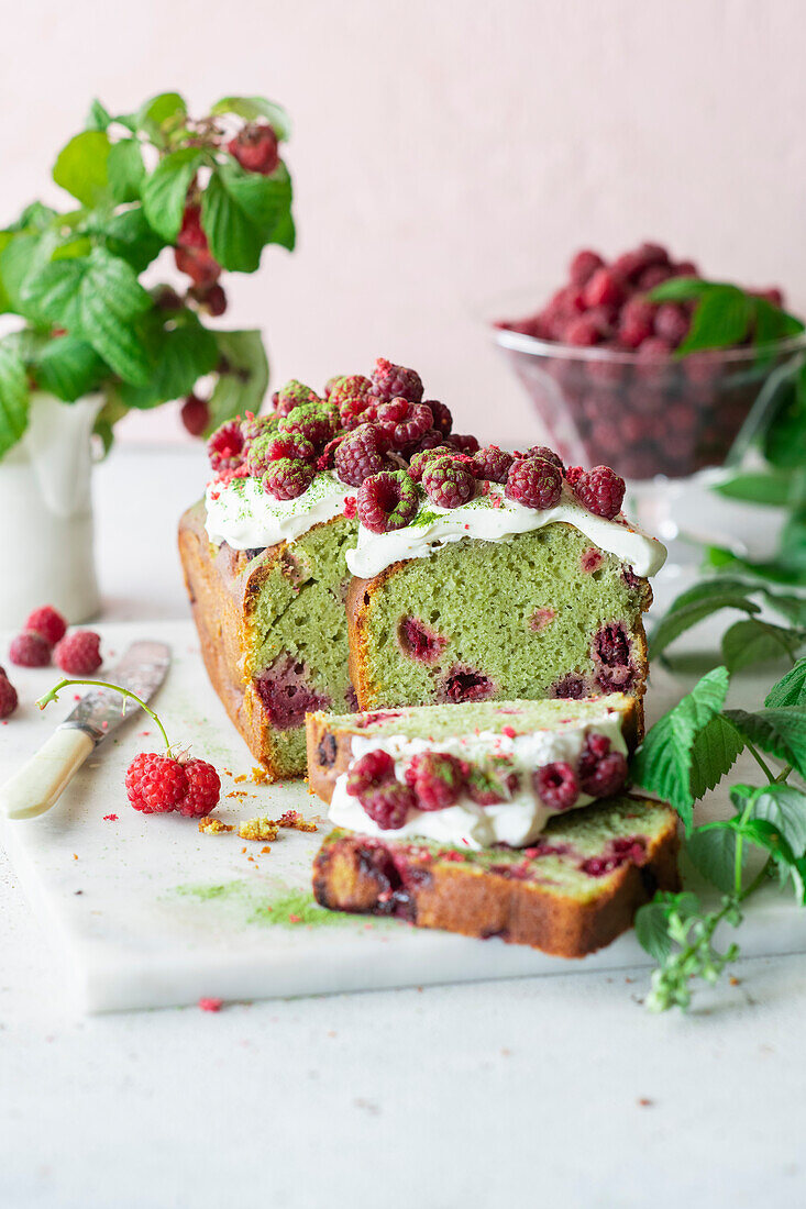 Raspberry matcha box cake