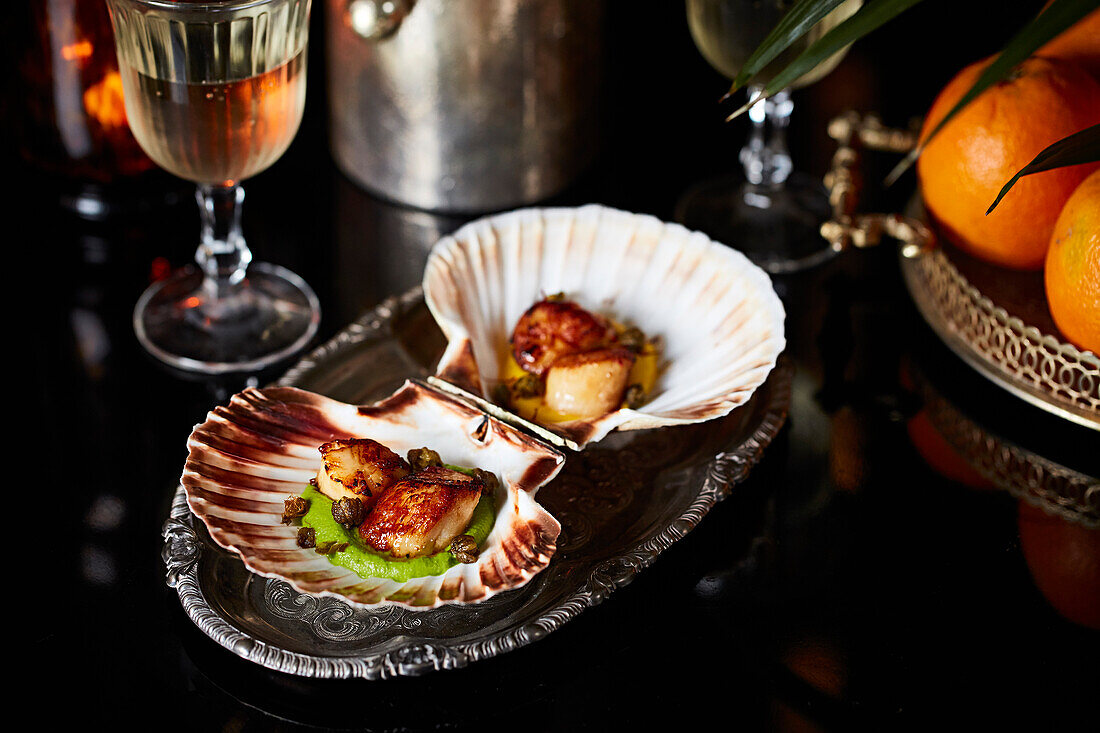 Scallops served in their shells