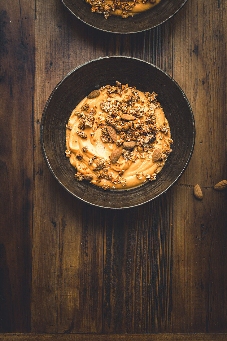 Vegan smoothie bowl with granola