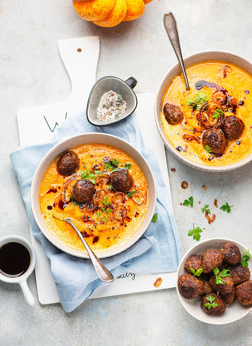 Pumpkin soup with meatballs