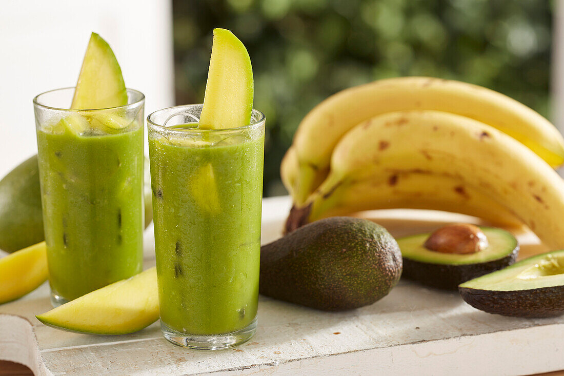 Smoothies made with mango, avocado and banana