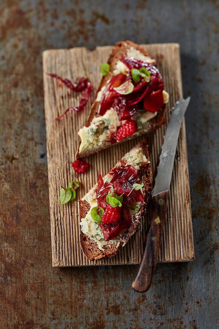 Country bread with blue cheese and onion confit