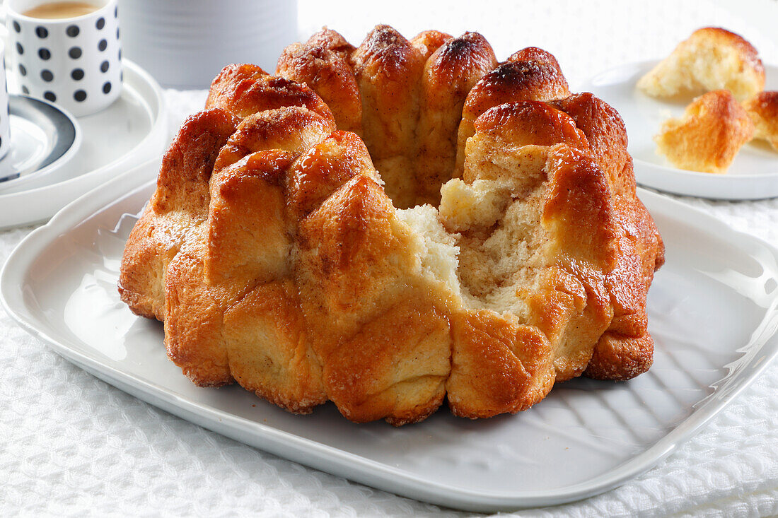 Monkey bread cinnamon cake