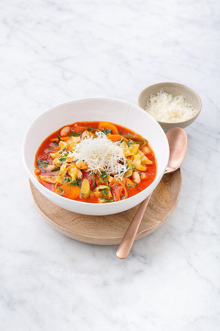 White cabbage minestrone with white beans