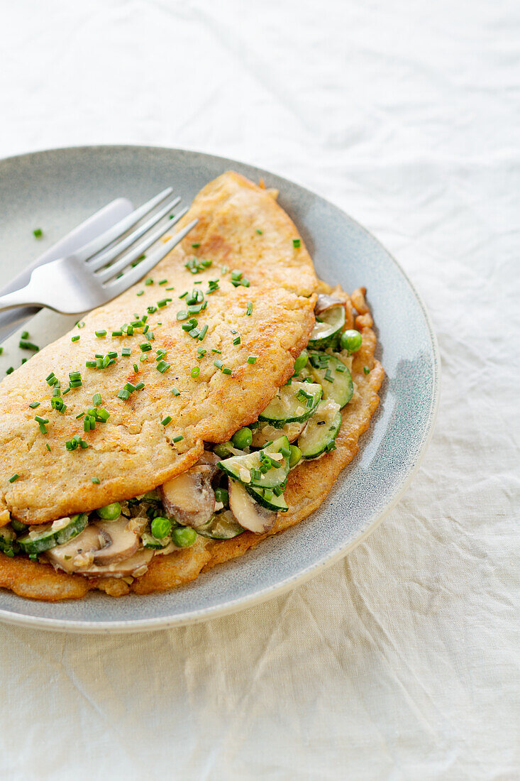 Oatmeal crêpes with vegetable filling