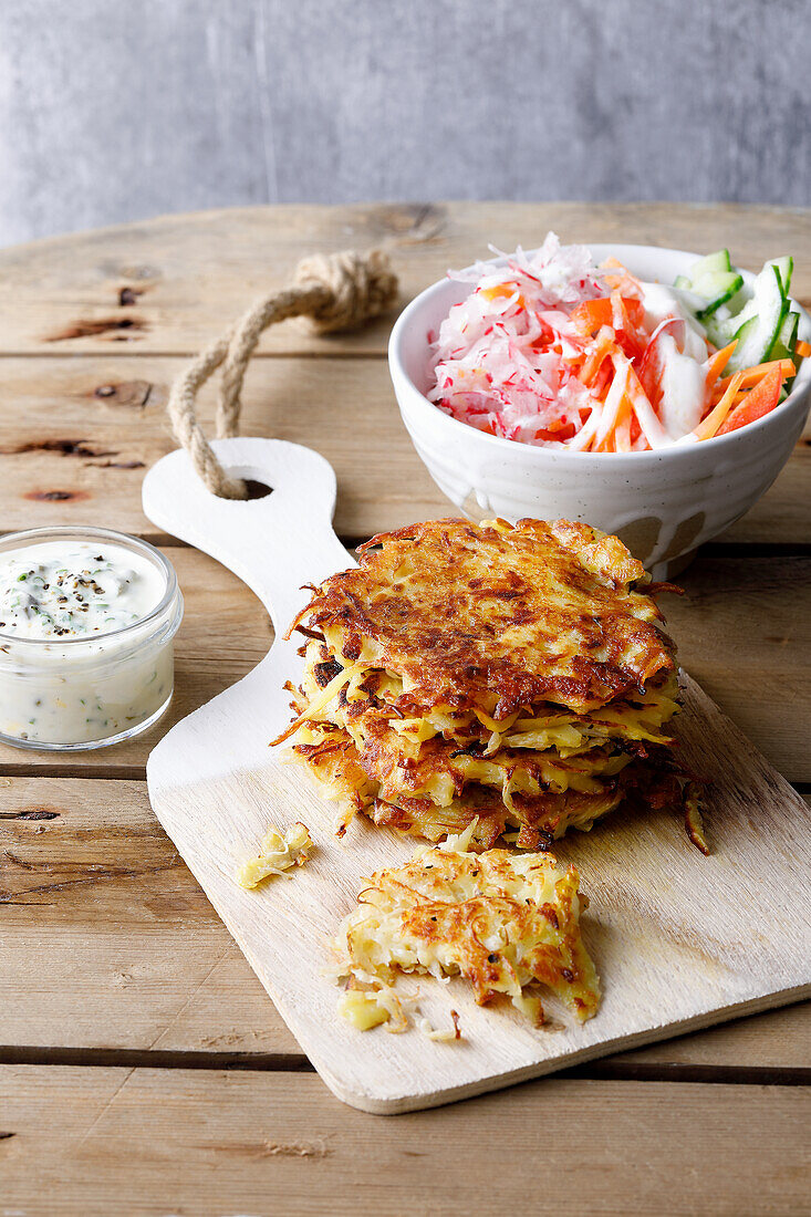 Dibbellabbes mit Rohkost und Remoulade (Saarland, Deutschland)