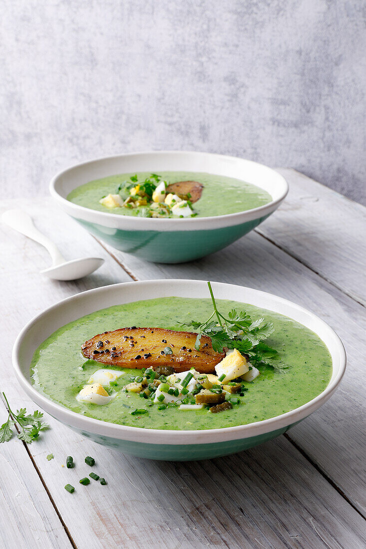 Cold green soup with browned Ras-el-Hanout potatoes
